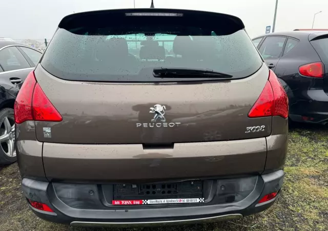 PEUGEOT 3008 2.0 HDi HYbrid4