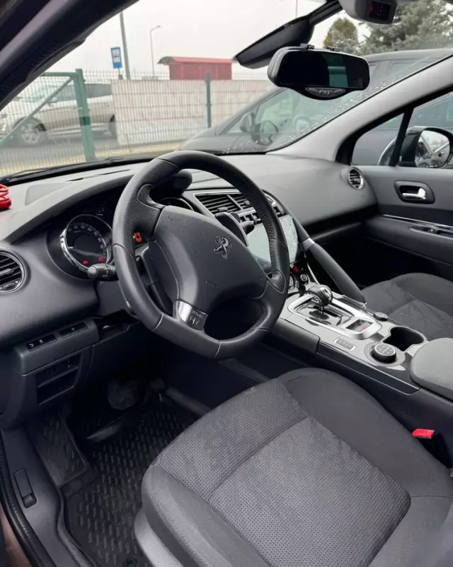 PEUGEOT 3008 2.0 HDi HYbrid4