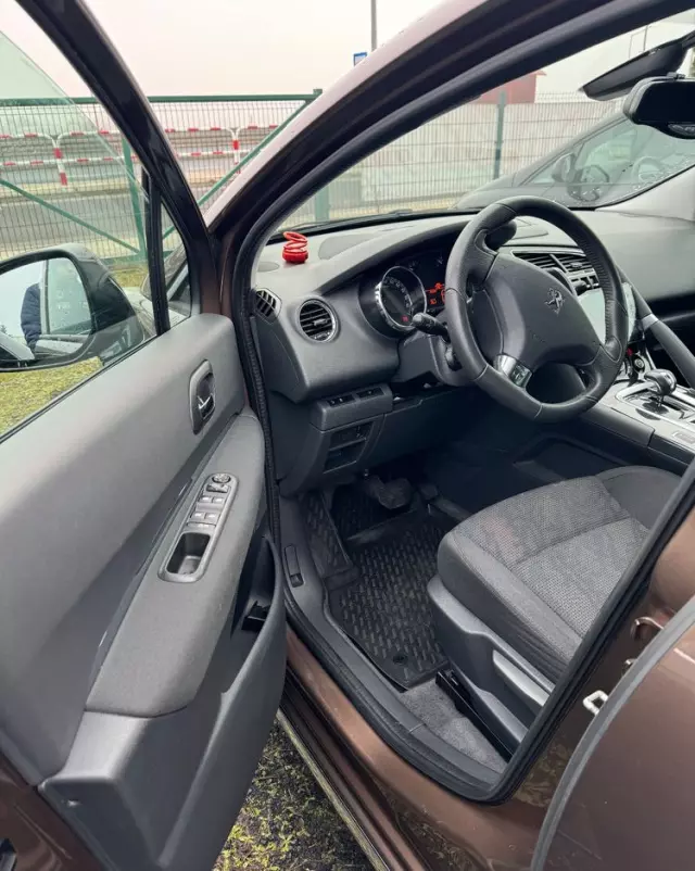 PEUGEOT 3008 2.0 HDi HYbrid4