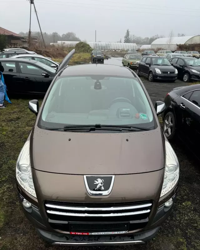 PEUGEOT 3008 2.0 HDi HYbrid4