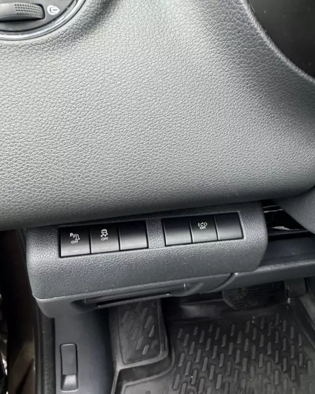 PEUGEOT 3008 2.0 HDi HYbrid4