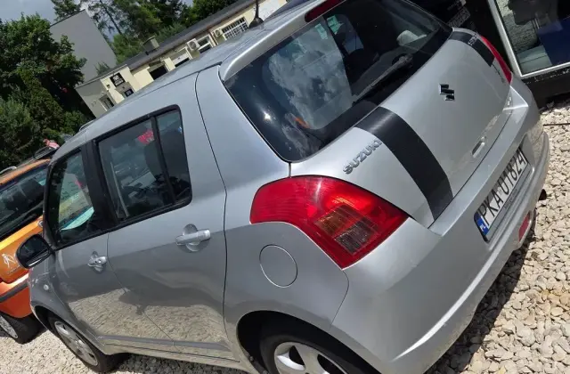 SUZUKI Swift 
