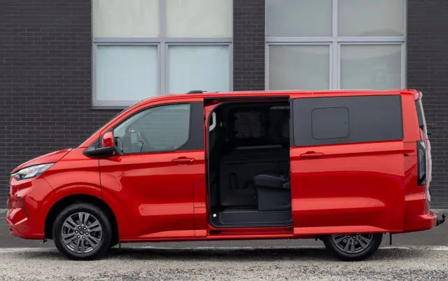 FORD Tourneo Custom 