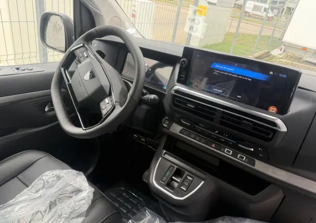 PEUGEOT Traveller 2.0 BlueHDi Long Business VIP EAT8