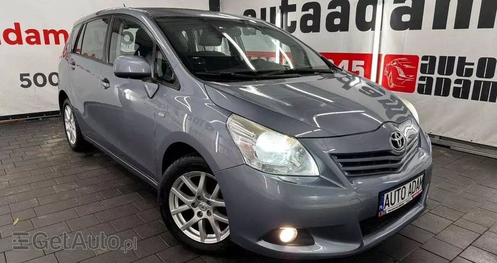 TOYOTA Verso 
