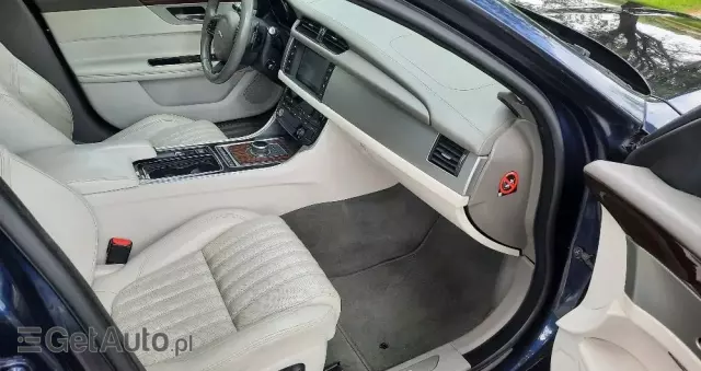 JAGUAR XF 3.0 TDV6 Portfolio