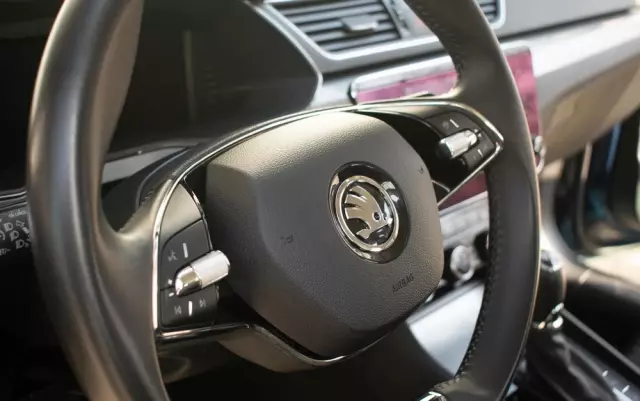 SKODA Superb 2.0 TSI Style DSG