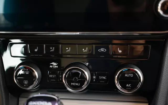 SKODA Superb 2.0 TSI Style DSG