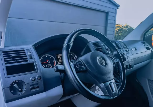 VOLKSWAGEN Transporter T5 4MOTION GP BiTDI MR`10 E5 3.2t 