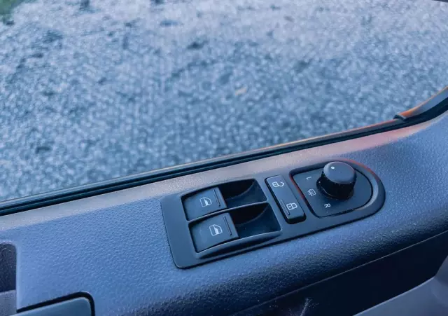 VOLKSWAGEN Transporter T5 4MOTION GP BiTDI MR`10 E5 3.2t 