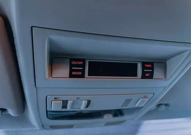 VOLKSWAGEN Transporter T5 4MOTION GP BiTDI MR`10 E5 3.2t 