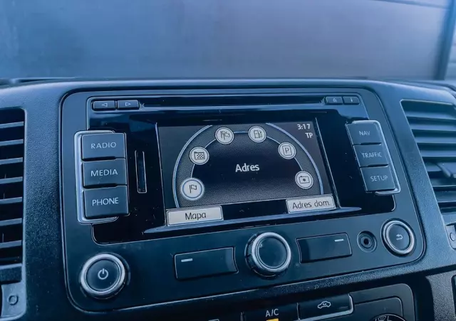 VOLKSWAGEN Transporter T5 4MOTION GP BiTDI MR`10 E5 3.2t 