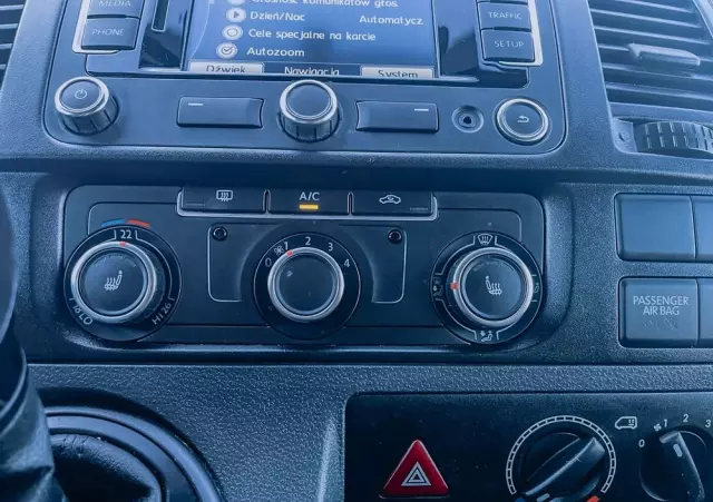 VOLKSWAGEN Transporter T5 4MOTION GP BiTDI MR`10 E5 3.2t 