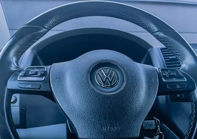 VOLKSWAGEN Transporter T5 4MOTION GP BiTDI MR`10 E5 3.2t 