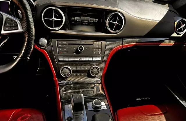 MERCEDES-BENZ SL AMG 