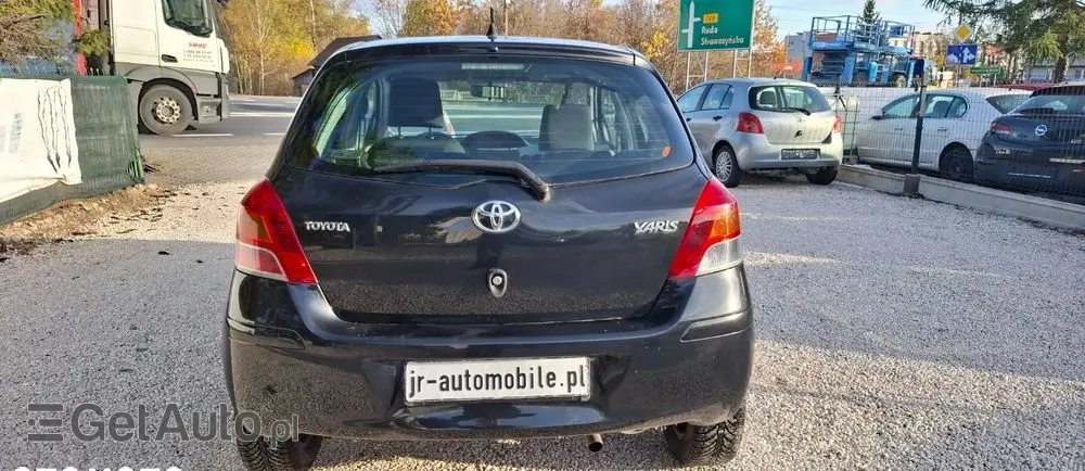 TOYOTA Yaris 