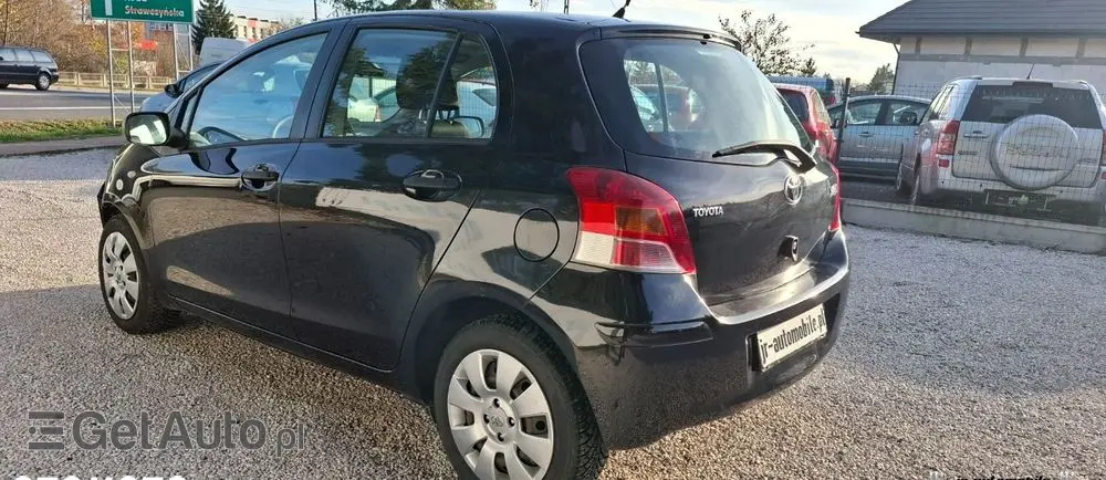 TOYOTA Yaris 
