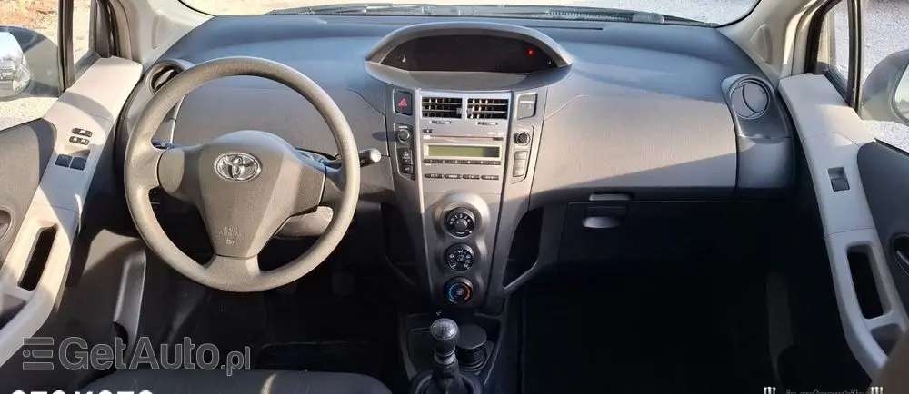 TOYOTA Yaris 