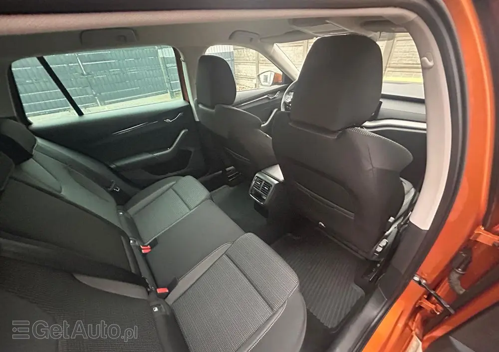SKODA Octavia 