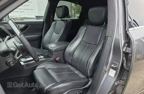 INFINITI QX70 