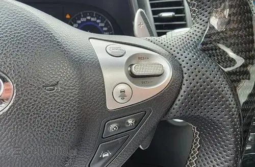 INFINITI QX70 