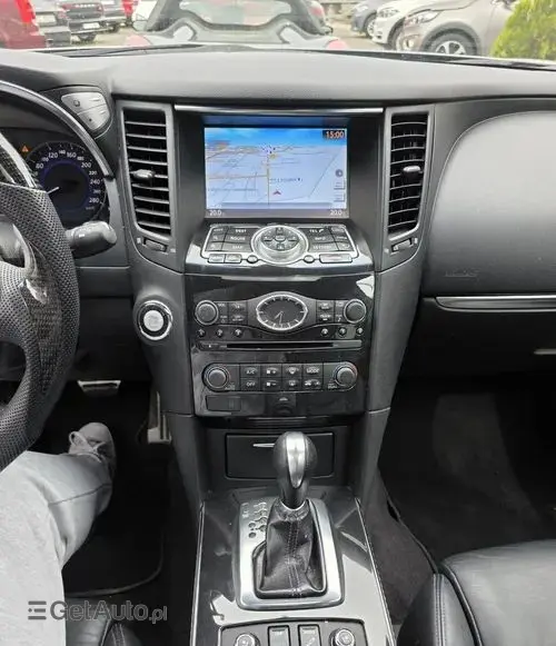 INFINITI QX70 