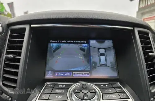 INFINITI QX70 