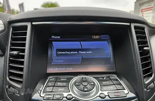 INFINITI QX70 