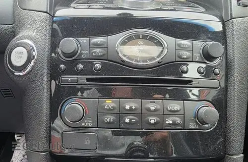 INFINITI QX70 