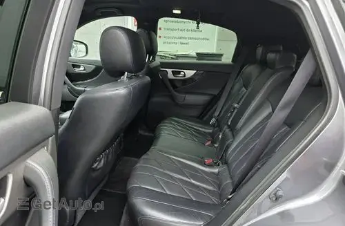 INFINITI QX70 