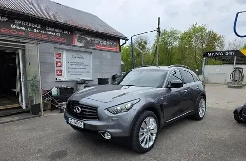 INFINITI QX70 