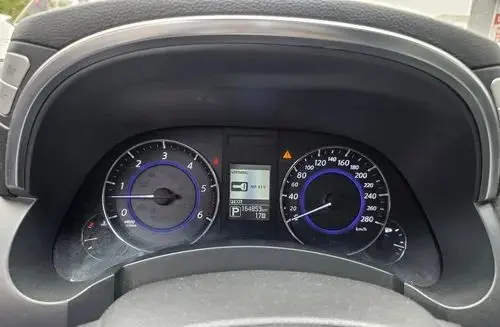 INFINITI QX70 