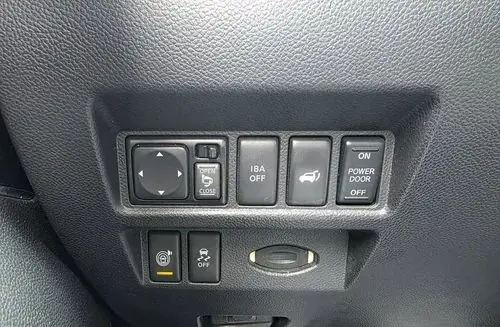 INFINITI QX70 
