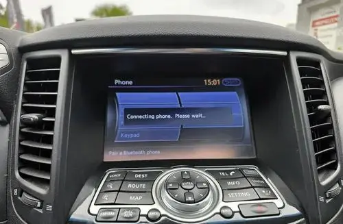 INFINITI QX70 