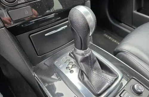 INFINITI QX70 