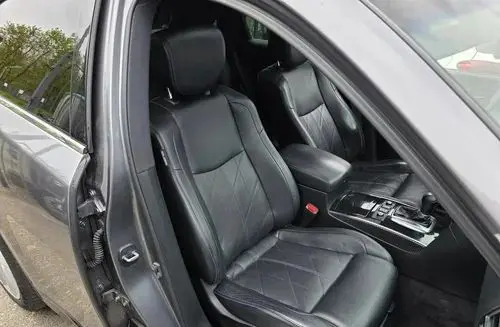 INFINITI QX70 