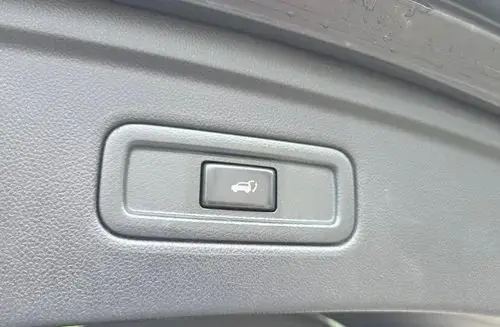 INFINITI QX70 
