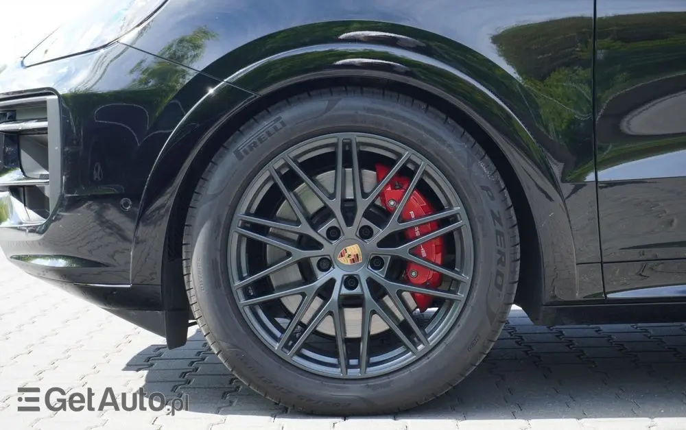 PORSCHE Cayenne GTS