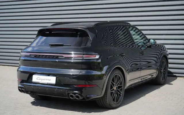 PORSCHE Cayenne GTS