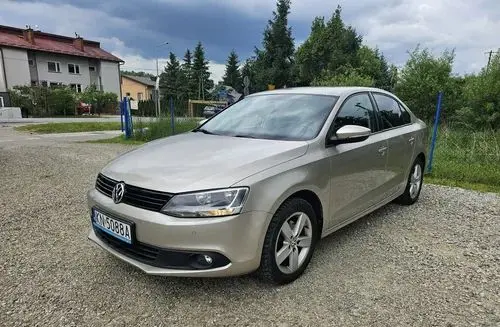 VOLKSWAGEN Jetta 