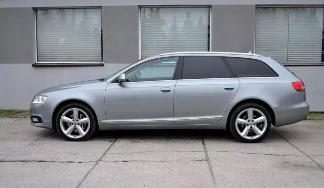 AUDI A6 