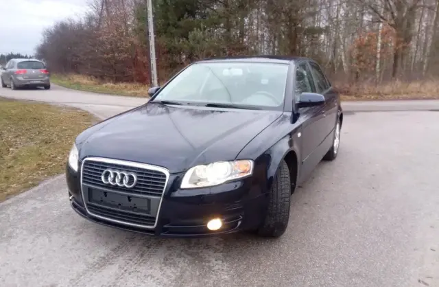 AUDI A4 