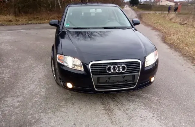 AUDI A4 