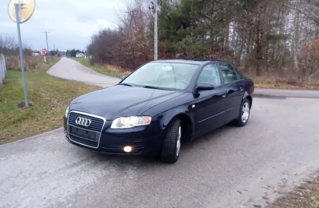 AUDI A4 