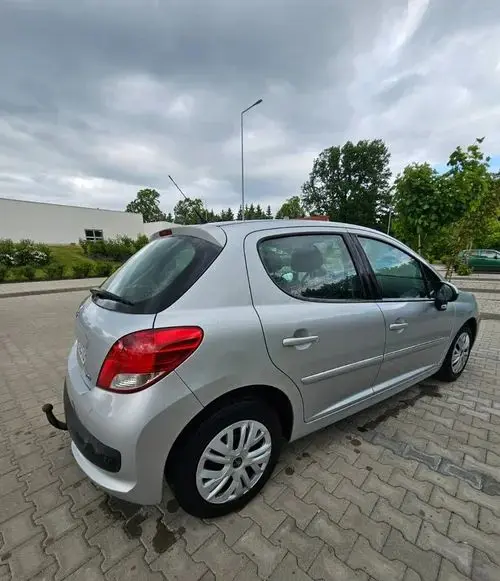PEUGEOT 207 