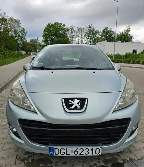 PEUGEOT 207 