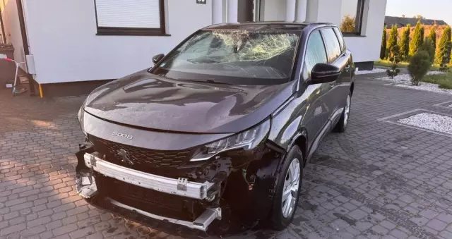 PEUGEOT 5008 1.2 PureTech Active S&S