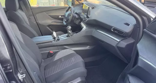 PEUGEOT 5008 1.2 PureTech Active S&S
