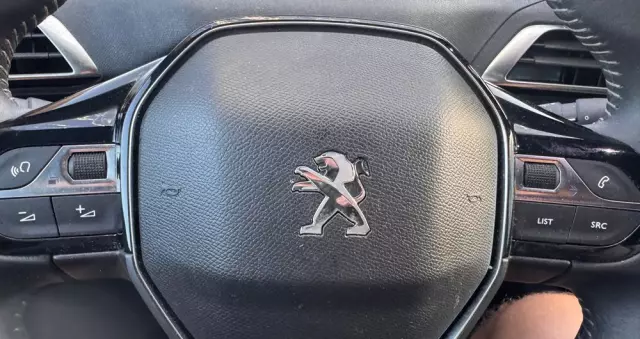 PEUGEOT 5008 1.2 PureTech Active S&S