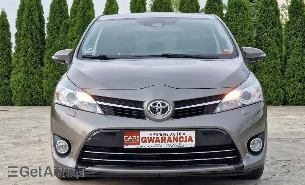 TOYOTA Verso 